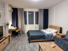 Home Hotel Apartments on Livoberezhna